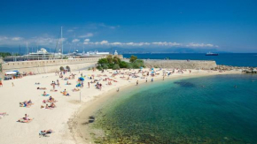 Top-of-range appartment of 90m2 & 20m2 of sunny terrace, 2min from sea